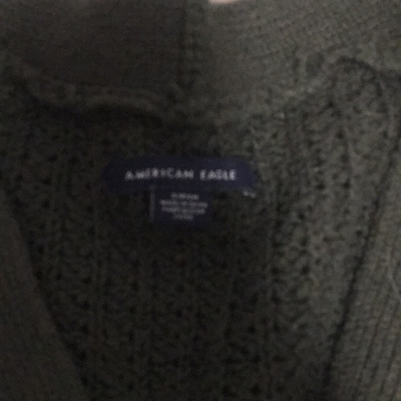 Small but fits oversized Forrest green cardigan, American eagle - Picture 2 of 3